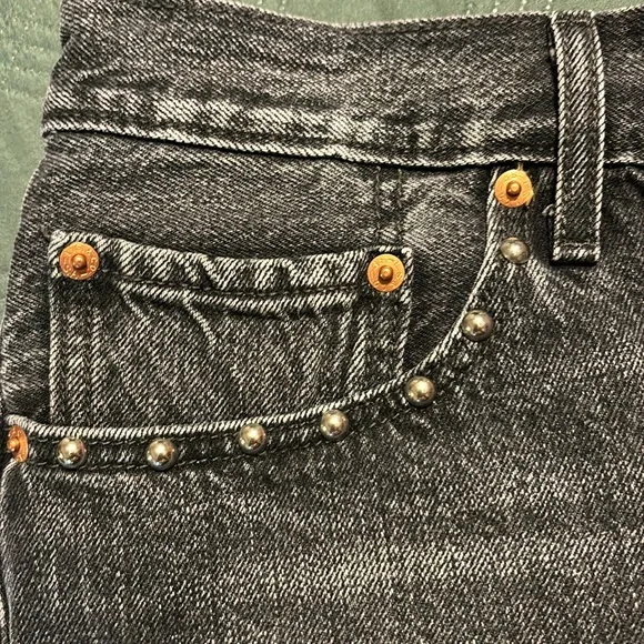 Levi’s501 Button-Fly “Studded” Black Denim ShortsSize: W 31